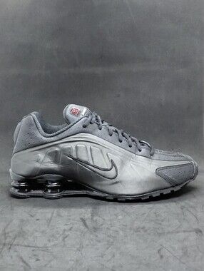 Nike Shox R4 Men's Lifestyle Sneaker Black Size 10.5 Pre-owned